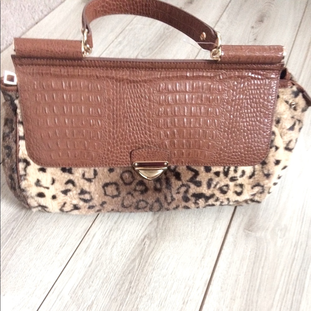 NWOT ADRIENNE LANDAU ANIMAL PRINT PURSE